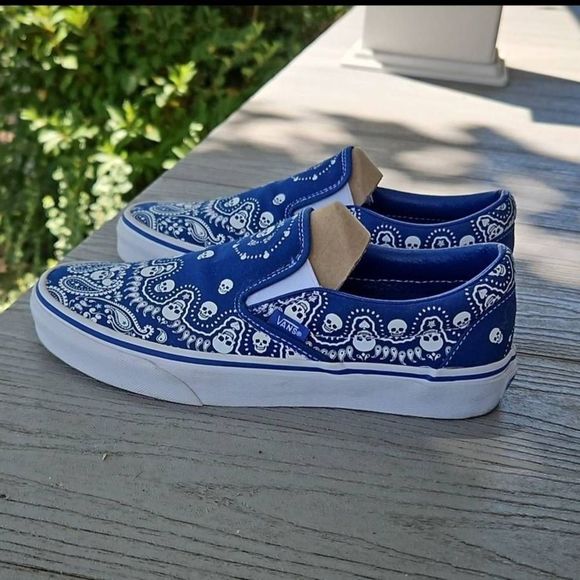 Vans Classic slip on bandana skulls true blue true white. RARE DISPLAY NEWnobox - Picture 14 of 14